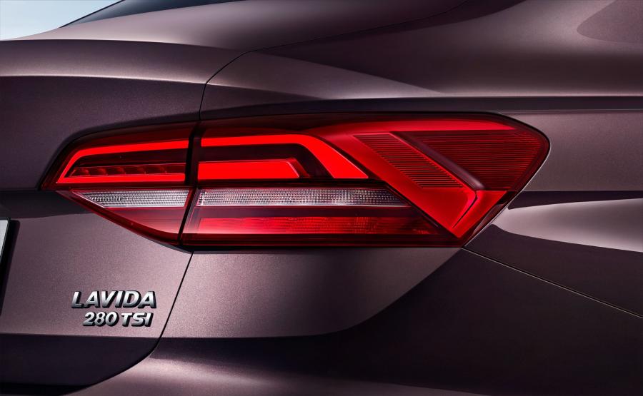 Детали интерьера Volkswagen Lavida Plus 2018 года  (фото 13 из 37)
